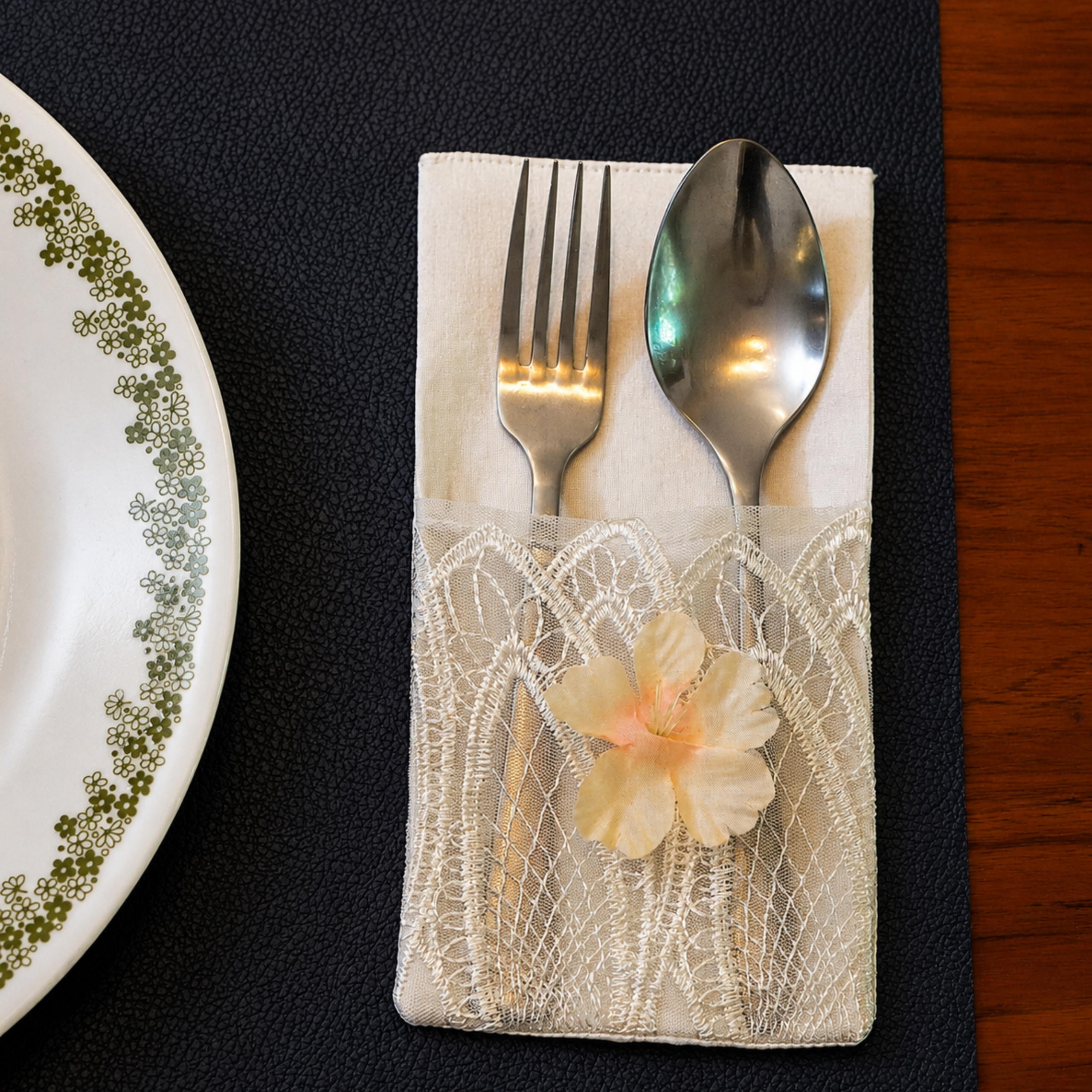 Lace Cutlery Pockets