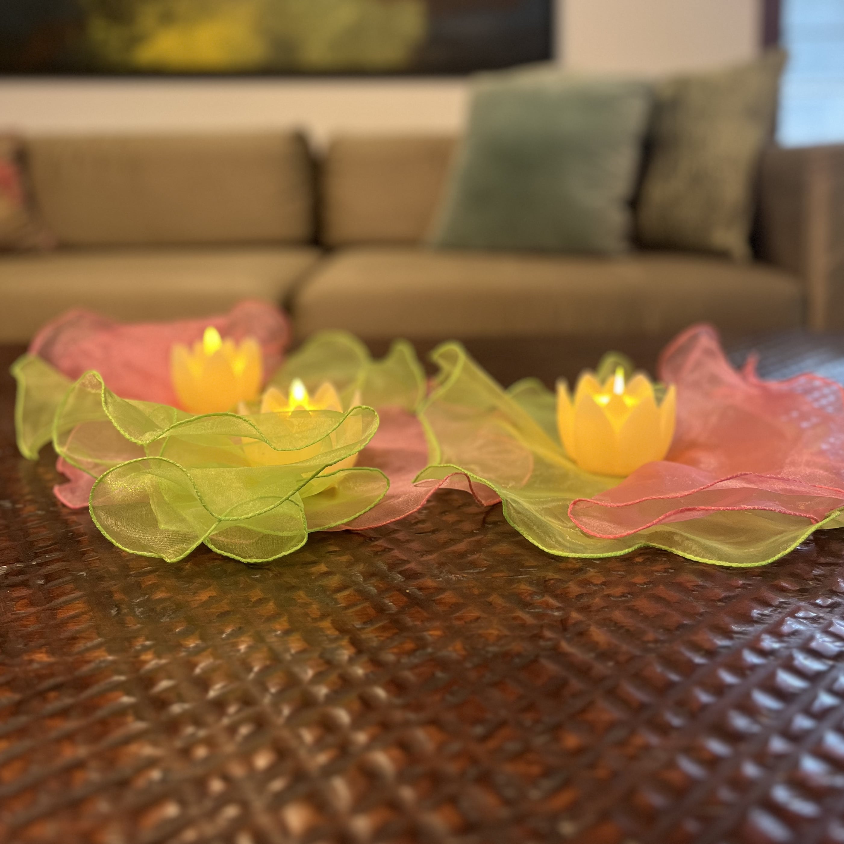 Organza Place Mats + Lotus LED Candles Set