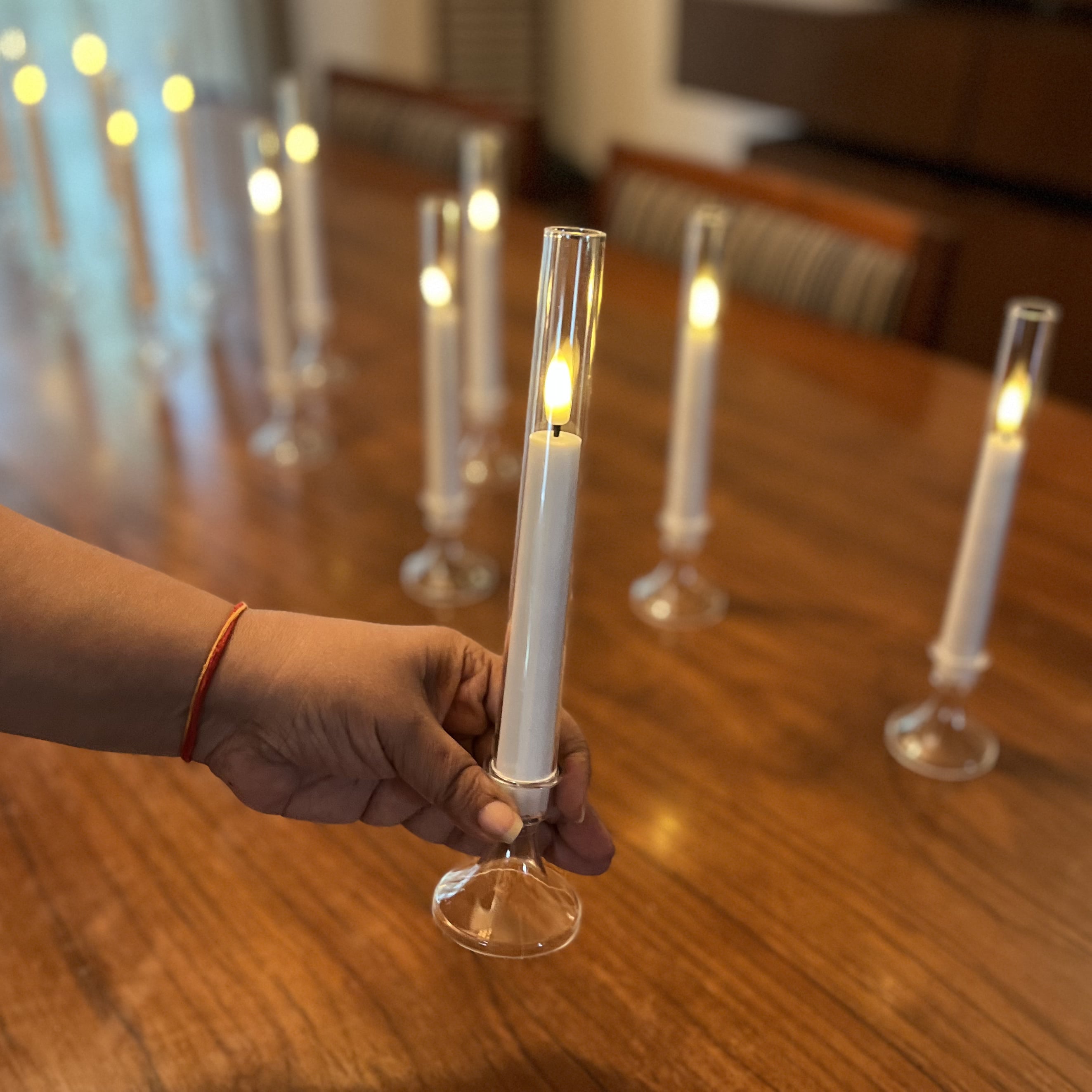 Yoro LED Candles Set of 6 with Stand and Remote